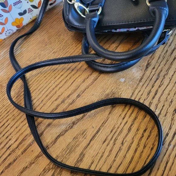 LUV Betsy Johnson Black Unicorn Face Purse - Picture 9 of 9